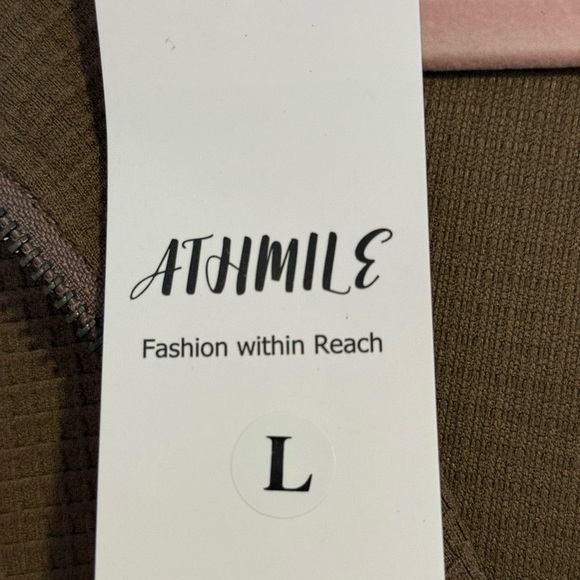 Athmile Hooded Jacket Size Large NWT - Picture 3 of 5